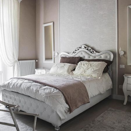 Belvedere Luxury Apartment, View On The Lucca Walls Bagian luar foto