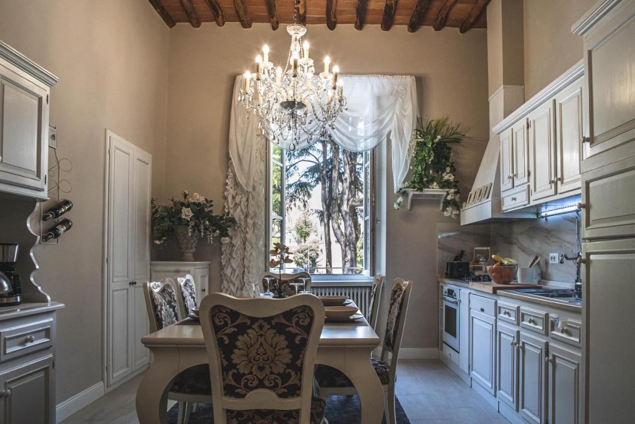 Belvedere Luxury Apartment, View On The Lucca Walls Bagian luar foto